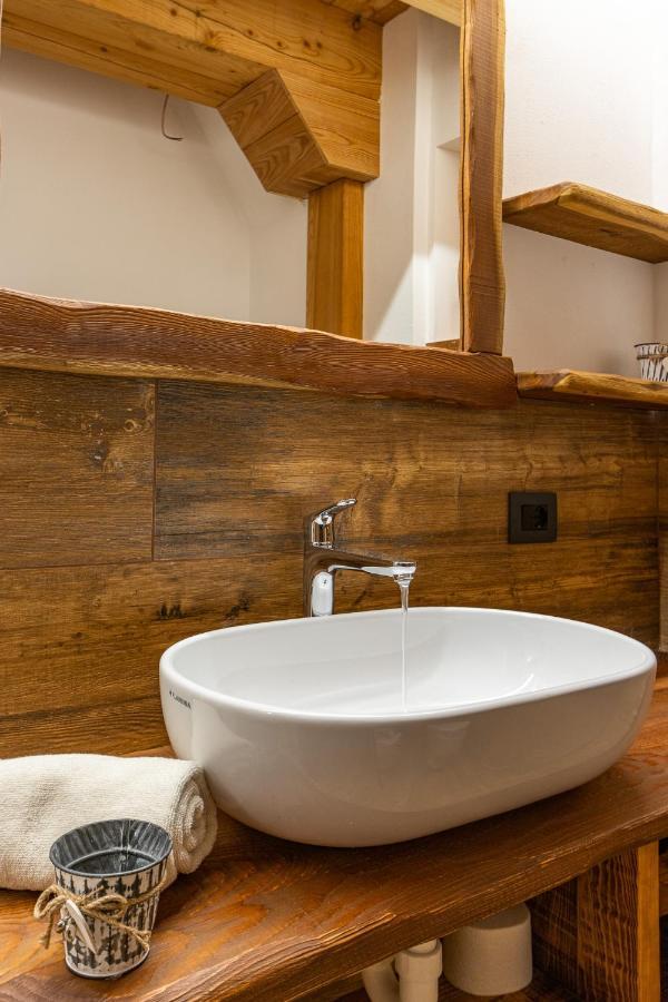 Nido Del Brenta Apartment Madonna di Campiglio Bagian luar foto